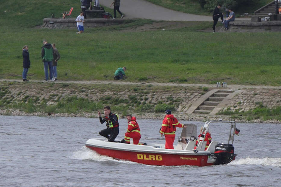 Am 1. Mai suchten die Einsatzkräfte nach einem vermissten Elbeschwimmer.