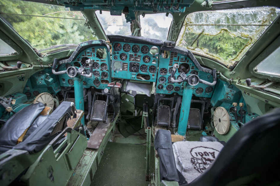 Das teilweise zerstörte Cockpit der TU134. 
