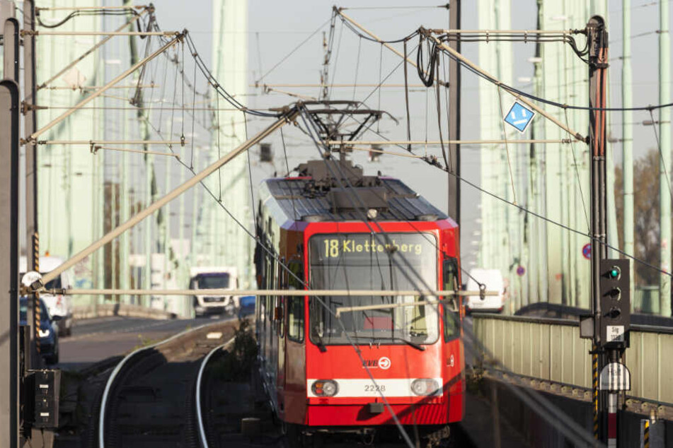 Die Bahnen mit dem Fahrziel Klettenberg fahren bis zur Haltestelle Poststraße.