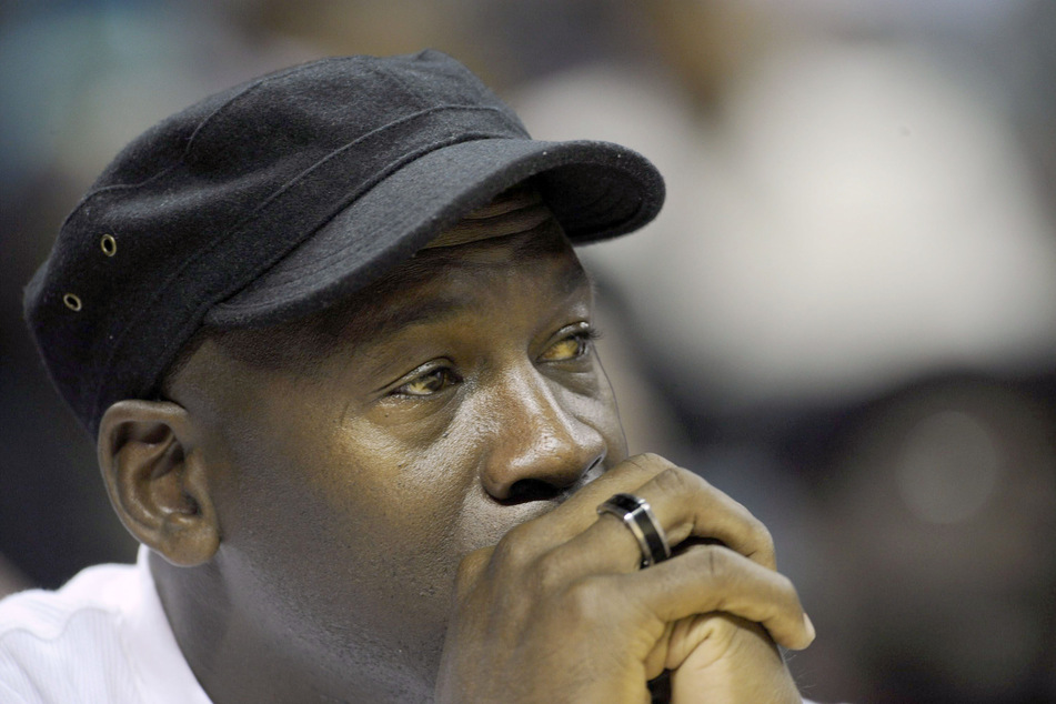 Michael jordan (57) sprach der Familie des in Folge eines brutalen Polizeieinsatzes gestorbenen Afroamerikaners George Floyd am Sonntag sein Mitgefühl aus.