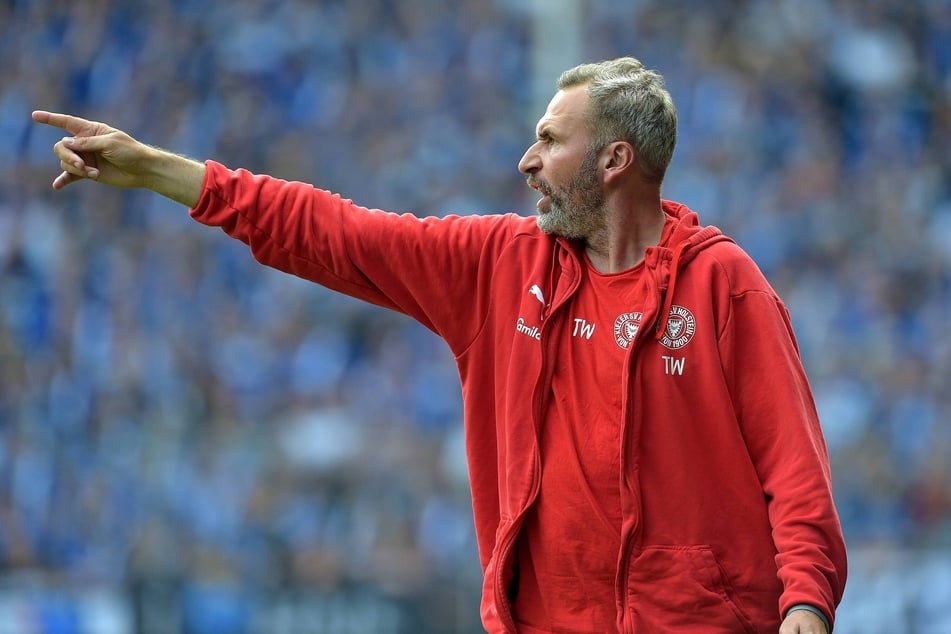 Tim Walter (50) könnte der neue-alte Trainer an der Kieler Förde werden. (Archivbild)