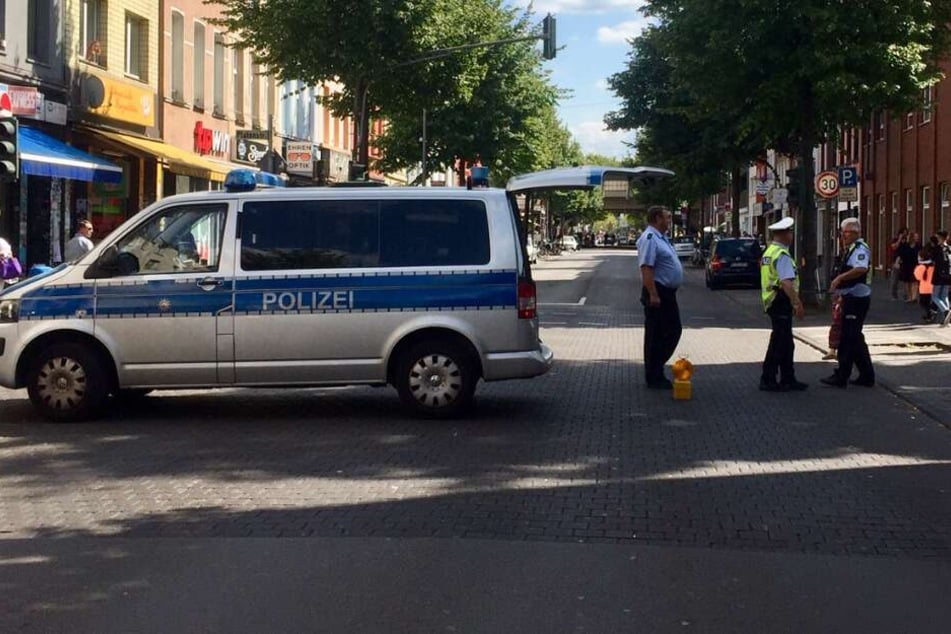 Eine Polizeiabsperrung wegen eines Blindgängers am Montag in Köln.
