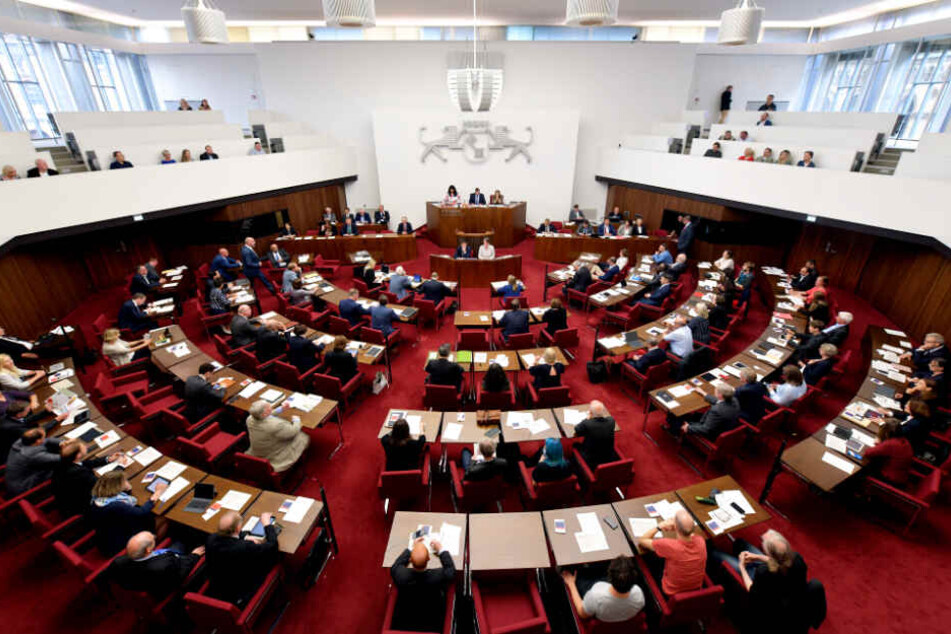Erstmals nach der Wahl kamen die Abgeordneten der Bremischen Bürgerschaft zur Sitzung zusammen.