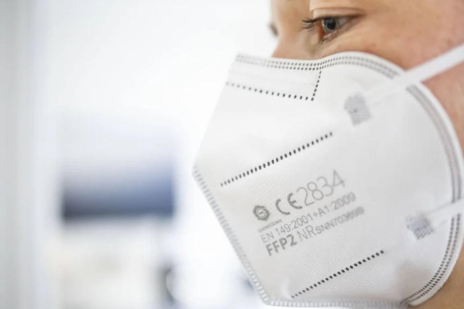 Irrtum: FFP2-Masken mit dem Aufdruck "2009" wurden nicht vor über zehn Jahren hergestellt.