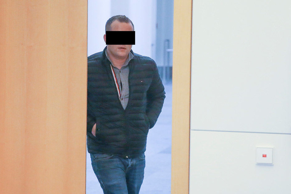Er kutschte Rauschgift durch Sachsen und verbuddelte Crystal im Wald: Timm S. (27) packte vor Gericht aus.