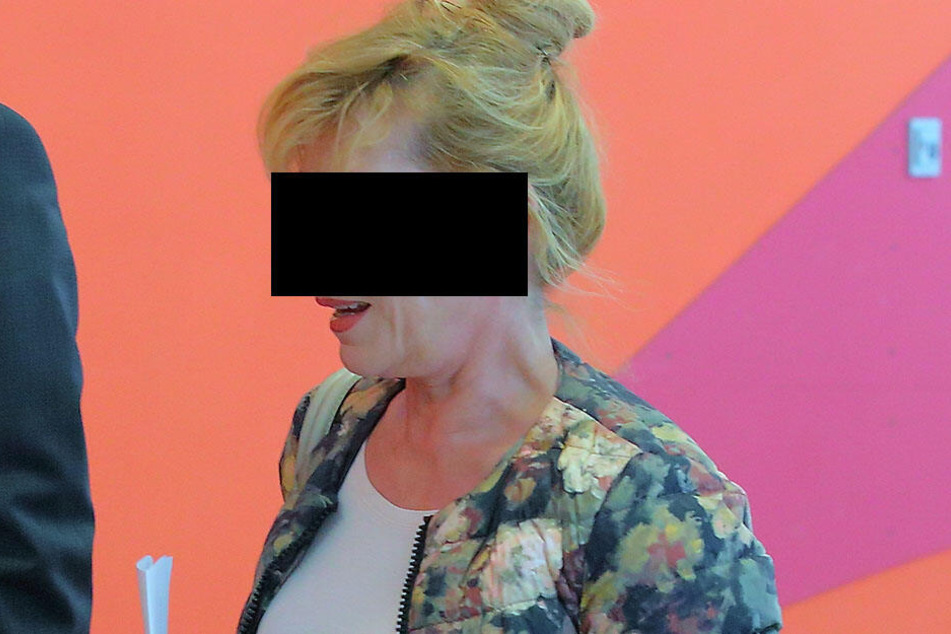 Dobermann-Frauchen Petra K. (62) muss sich vorm Amtsrichter in Dresden verantworten.