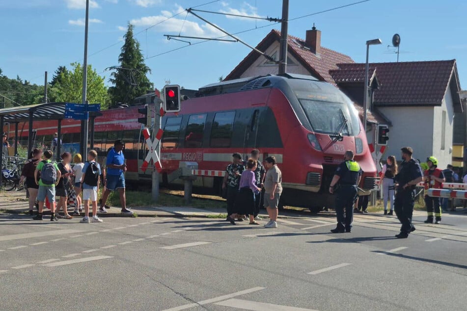 Der Zusammenprall hat sich an einem Übergang kurz hinter dem Bahnhof Caputh-Schwielowsee zugetragen.