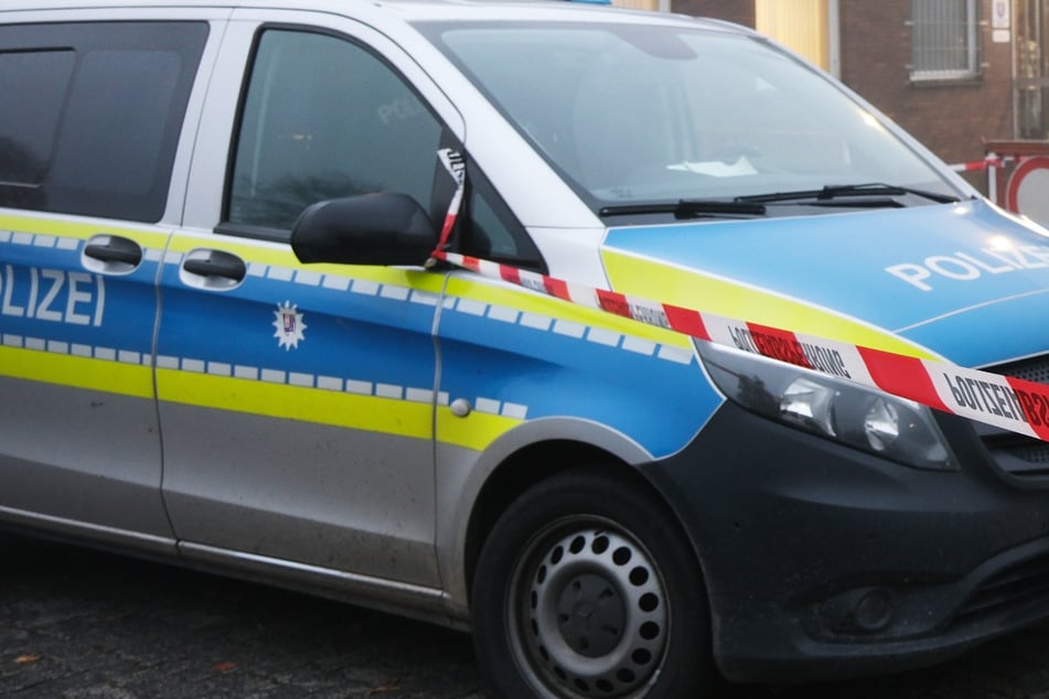 Nach dem offenbar gewaltsamen Tod einer Frau in Hanau setzten umfangreiche Maßnahmen zur Spurensicherung ein. (Symbolbild)