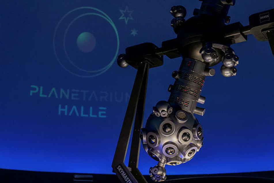 Das Planetarium in dem historischen Gasometer soll am 30. März eröffnet werden.