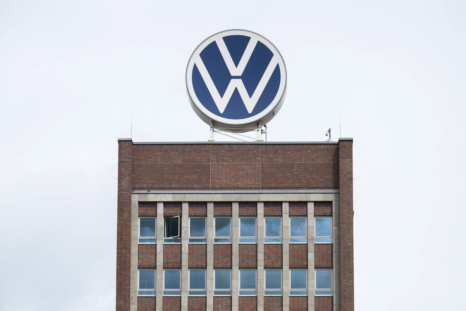 VW will Personalkosten einsparen und streicht den Top-Managern den Porsche-Dienstwagen. (Symbolbild)