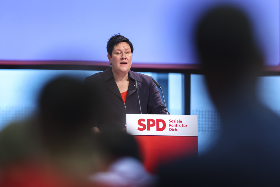 Sachsens SPD will wieder "deutlich zweistellig" werden. Das Foto zeigt Kathrin Michel (60), eine der beiden Parteichefs.