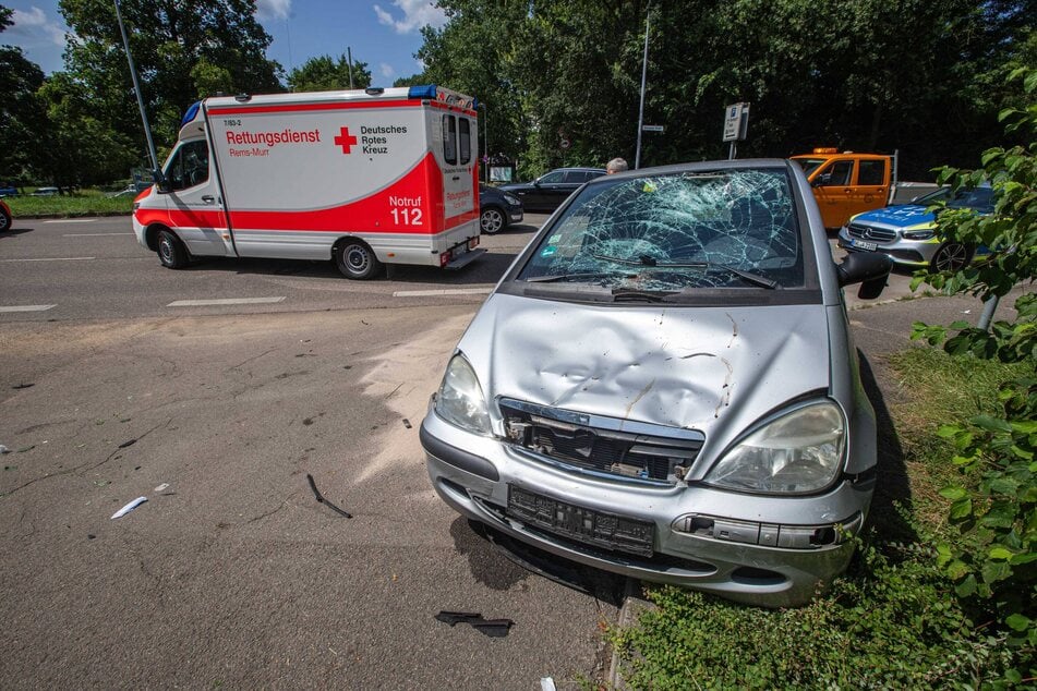 Die verunfallten Fahrzeuge waren nicht mehr fahrbereit.