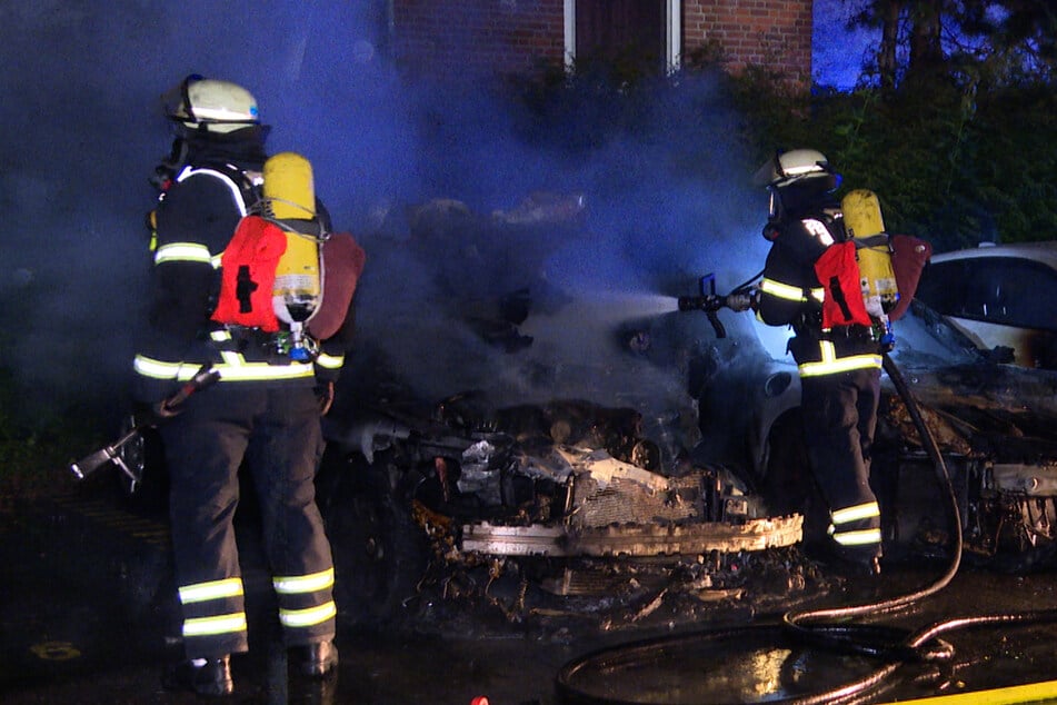20 Einsatzkräfte waren mit den Löscharbeiten beschäftigt.