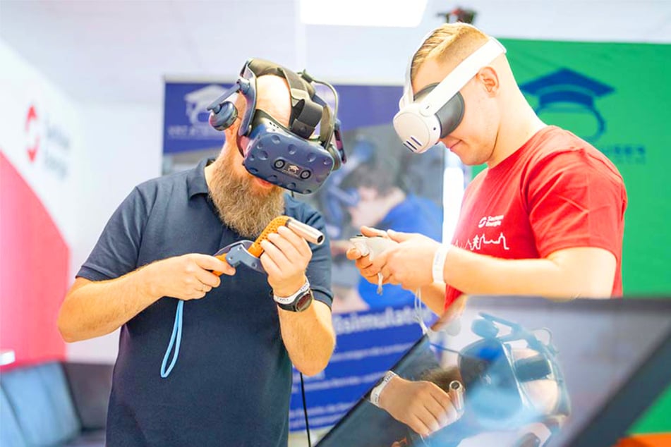Schweißen mal anders: Die VR-Simulation sorgt für ein täuschend echtes Erlebnis.