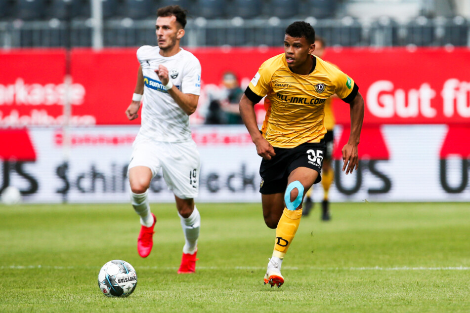 Ransford Königsdörffer (r.) durfte bereits in der 2. Liga Erfahrungen sammeln.