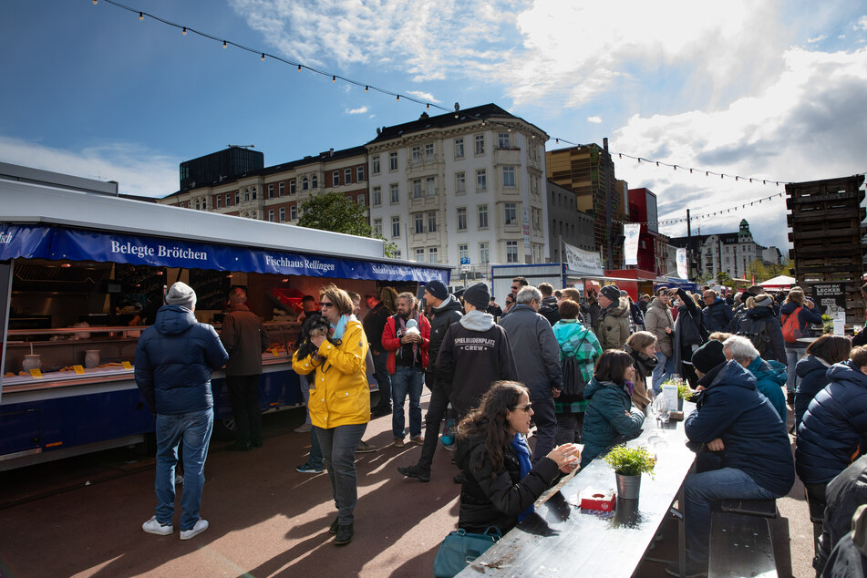 Hamburg: Weltfischbrötchentag wird auf Hamburger Hafengeburtstag gefeiert