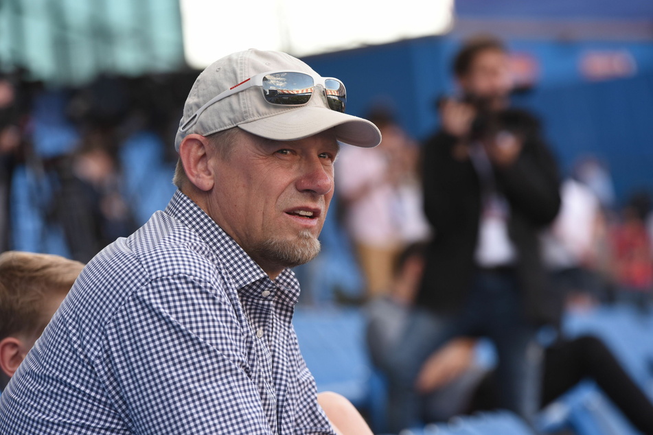 Der ehemalige Welttorhüter Peter Schmeichel (56) hat Manuel Neuer (34) kritisiert.