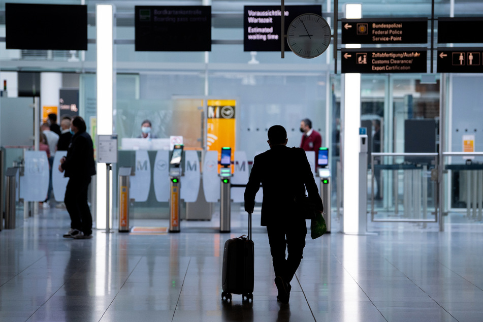 Die Sicherheitskontrolle am Münchner Flughafen soll künftig schneller und bequemer werden.