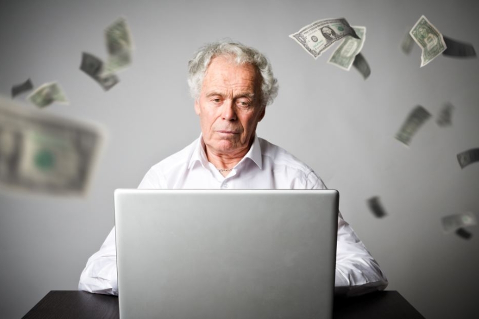 Statt dem erwarteten Geldsegen wurde der Rentner um sein Geld betrogen. (Symbolbild)