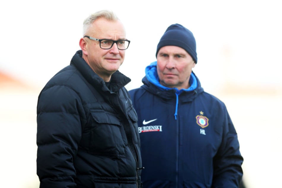 Michael Voigt (l.) als kaufmännischer Geschäftsführer und Präsident Helge Leonhardt steuern den FCE Aue gemeinsam durch die Corona-Krise.