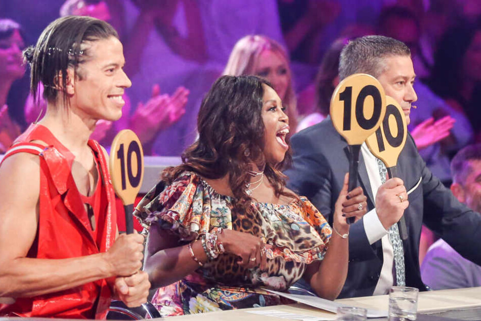 Am Freitag (8. Juni) sitzt Motsi zusammen mit Jorge González und Joachim Llambi beim großen Let's Dance-Finale wieder in der Jury.