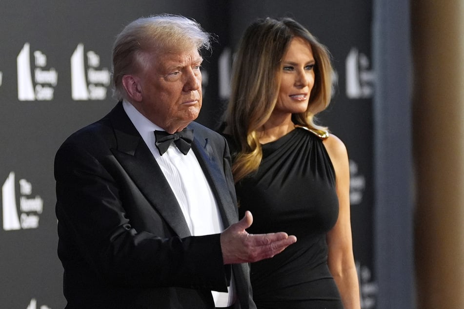 Donald Trump (78) und seine Frau Melania (55) wurden beim Betreten des Saals ausgebuht.