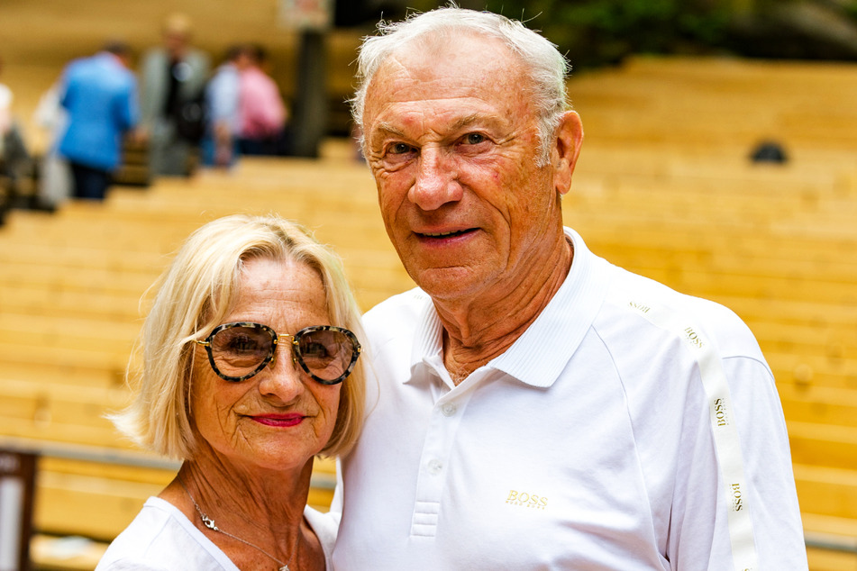 Ede Geyer (77) und seine Frau Angelika (75) wollen bald mit den Enkeln die Felsenbühne besuchen.