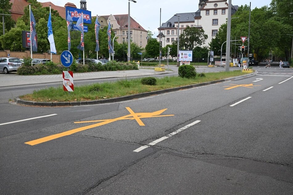 Markierungen für Autofahrer werden bereits vorbereitet.