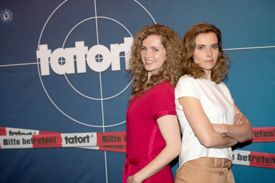Cornelia Gröschel (31, li.) ist neu beim Dresdner "Tatort". Mit ihrem ersten Krimi an der Seite von Karin Hanczewski (37) begeisterte sie aber restlos.