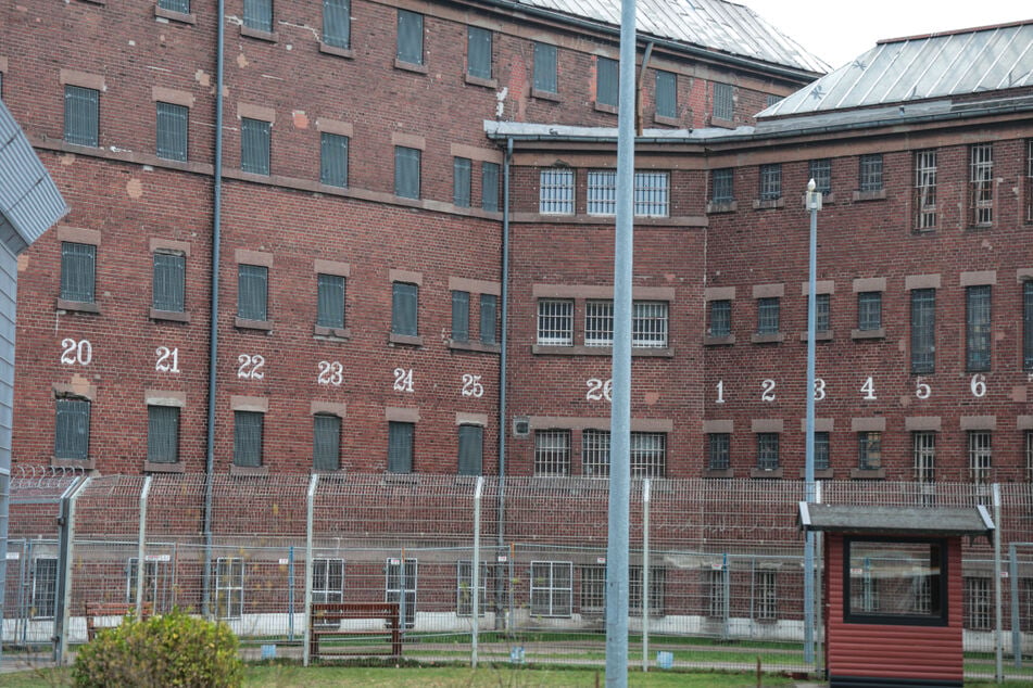 Nach einem längeren Aufenthalt in einer Klinik kam der 22-Jährige in die JVA Bremen.