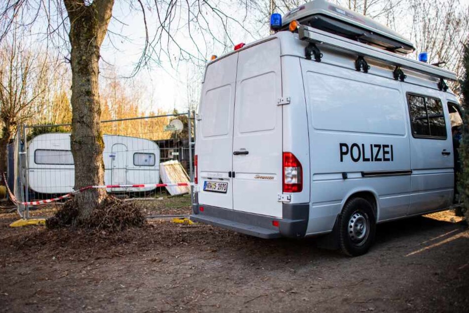 Die Polizei durchsuchte mehrfach die Parzelle des Hauptverdächtigen auf dem Campingplatz Eichwald.