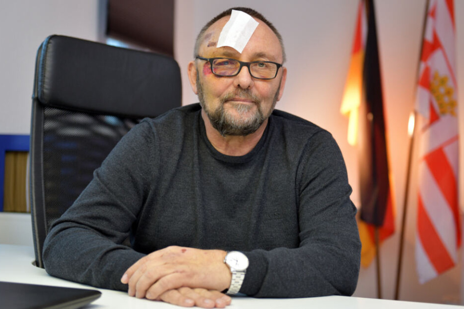 AfD-Landeschef Frank Magnitz war nach dem Überfall gezeichnet.