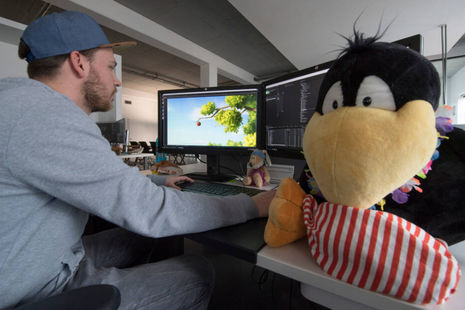 Der kleine Rabe Socke entdeckt nicht nur die Welt des Films, sondern auch die Theaterbühnen.