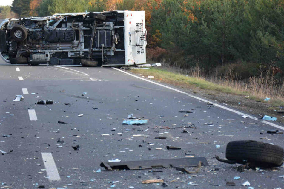 Heftiger Unfall Bei Hoyerswerda Wohnmobil Landet Auf Der Seite Tag24