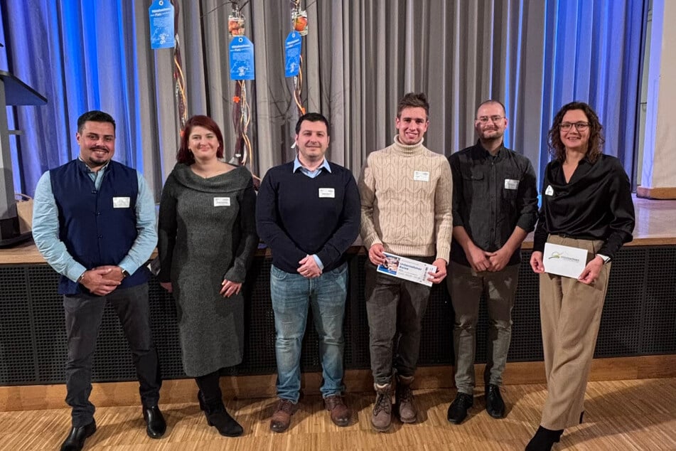 Gewinner 2024: Odette &amp; Abdelilah Lamkhizni von New Age Food, Adrian Bajrami von DuCem sowie Maximilian &amp; Franziskus Stopp von SEBB (v.l.).