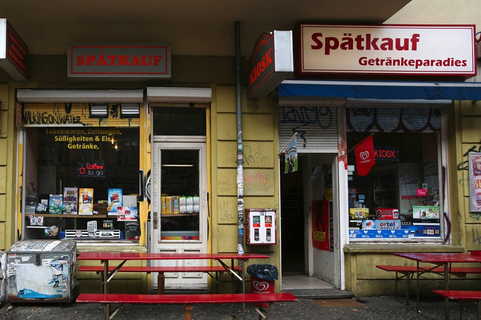 Ein Verkäufer (44) hat am Freitagabend auf ungewöhnliche Weise den Überfall auf einen Spätkauf vereitelt. (Symbolfoto)