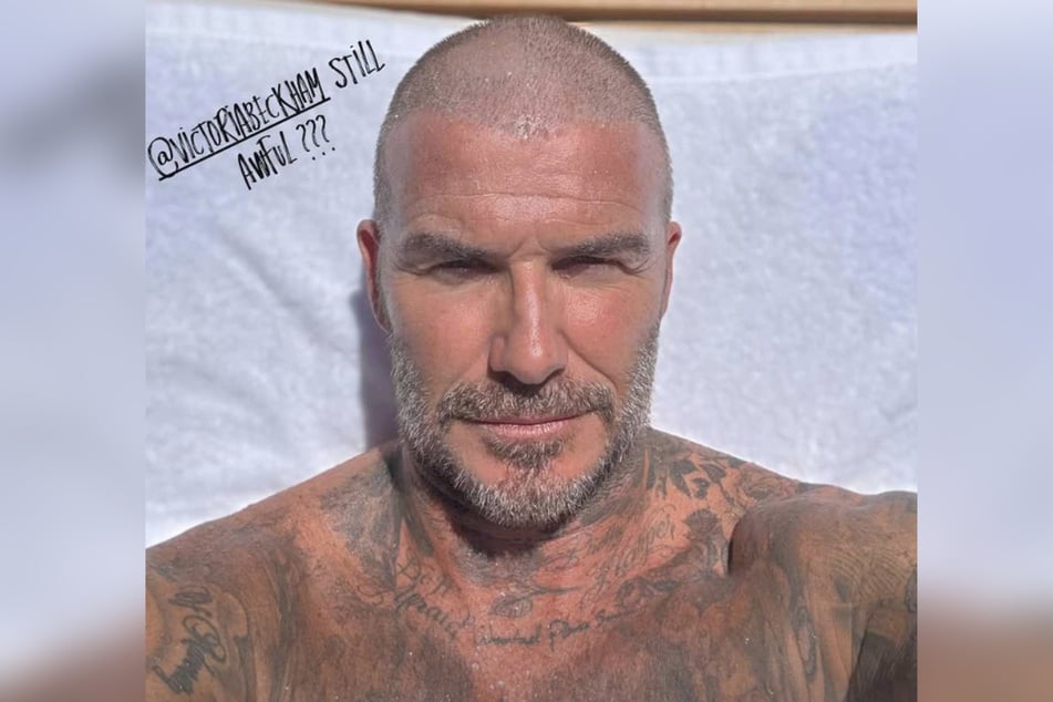 La tentative numéro deux est assise. Même si la zone dégarnie est encore visible, "Becks" a pu quelque peu cacher son échec en matière de coiffure.
