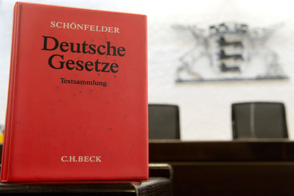 Nach dem Willen des Gerichts muss das Landratsamt für Ruhe sorgen. (Symbolbild)