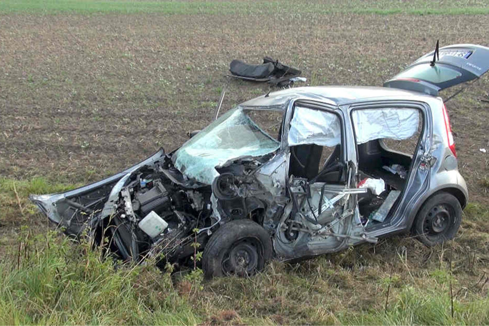 Die Autofahrerin wurde bei dem Unfall schwer verletzt.