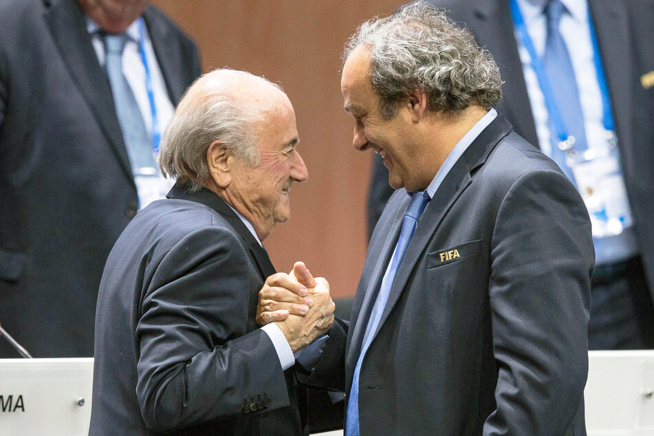 Joseph Blatter (86, l.) und Michel Platini (67) musste sich vor Gericht verantworten, wurden nun allerdings beide freigesprochen.