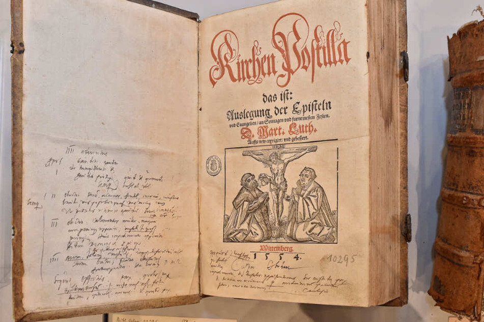 Luthers "Kirchen Postilla" von 1554 gehörte Caspar Eberhards, der selbst zu Lebzeiten des Reformators in Wittenberg studierte.