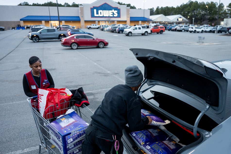 Americans across the country are preparing for extreme cold over the weekend.