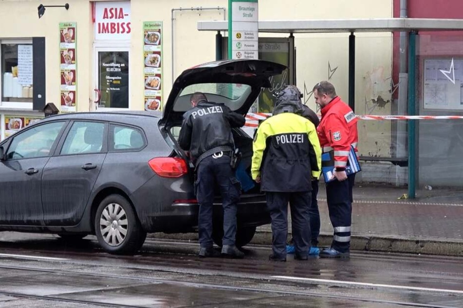 Die Polizei sicherte Spuren am Tatort.