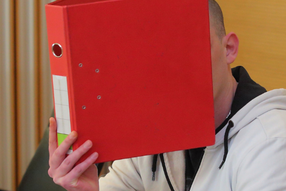 Immer wenn er getrunken hatte! Kinderschänder missbrauchte Tochter (5) seiner Freundin