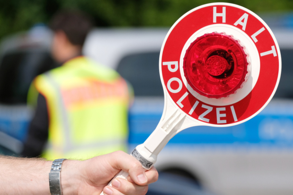 Im Kofferraum eines Kleintransporters hat die Bundespolizei einen gesuchten Sexualstraftäter gefunden. (Symbolbild)