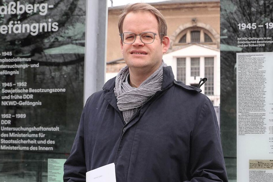 Politiker Jürgen Renz (44, SPD) hat wegen der Plakate der rechtsextremen Partei "Der III. Weg" Anzeige wegen Volksverhetzung erstattet.