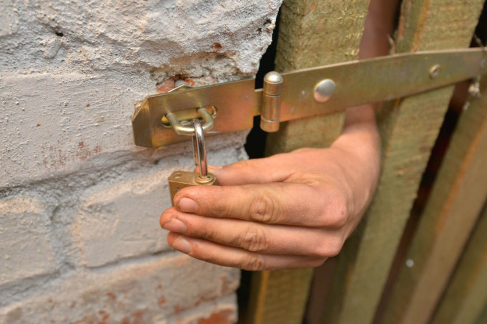 Der Trick des Einbrechers: Er schloss sich in einem Keller ein, verbarg sich so vor der Polizei.