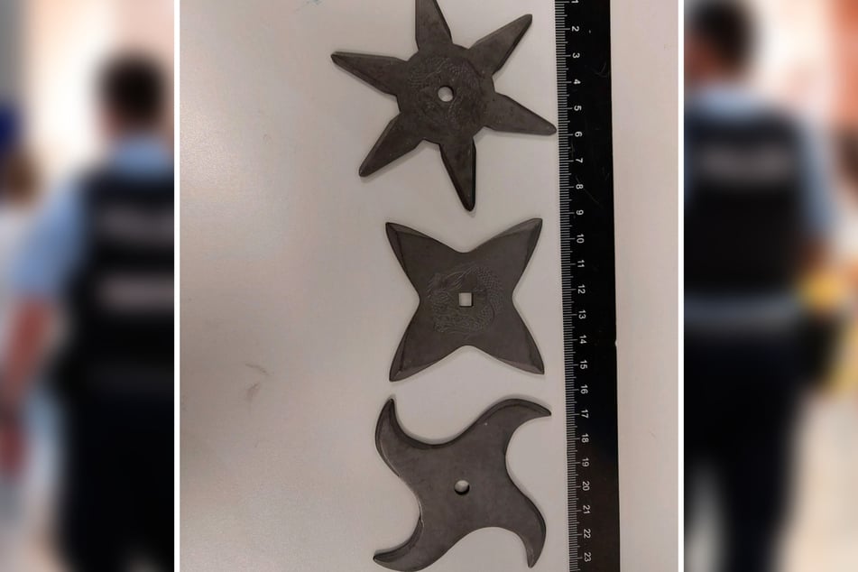 Der Reisende gab an, die drei Wurfsterne als Souvenir in Japan gekauft zu haben.