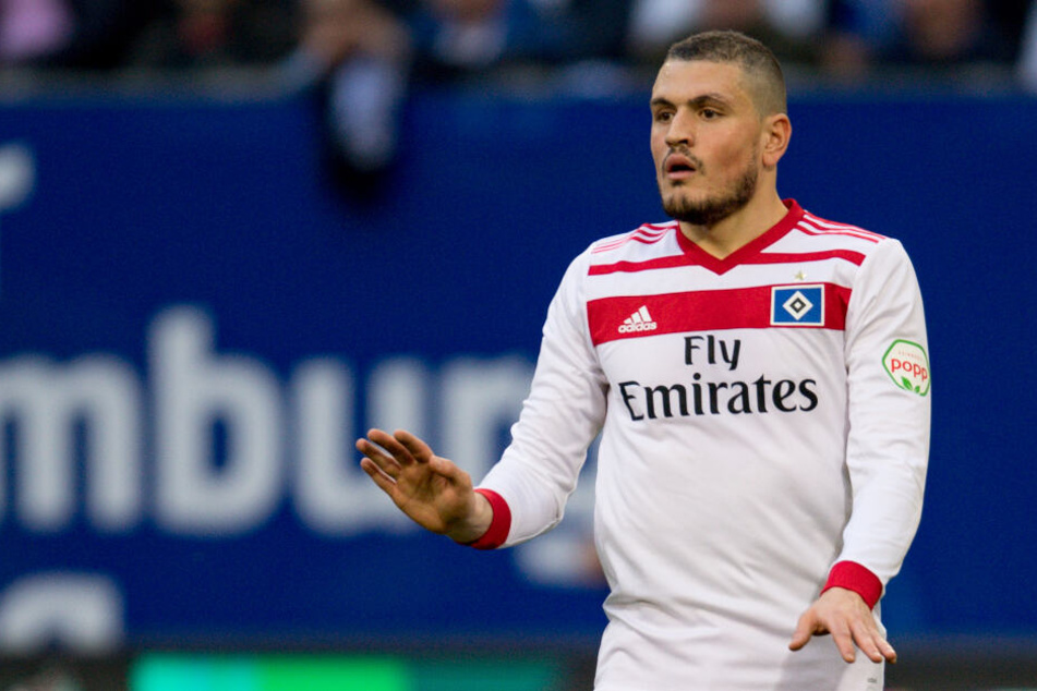 Hamburgs Kyriakos Papadopoulos gestikuliert während eines Spiels im Volksparkstadion. (Archivbild)