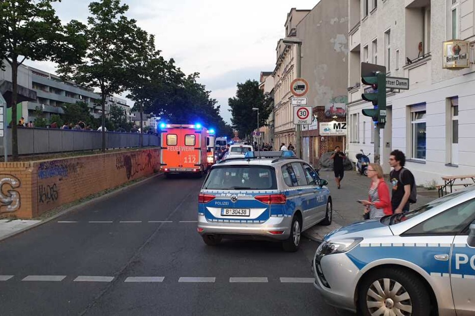 Eine Hundertschaft der Polizei musste die Streithähne trennen.